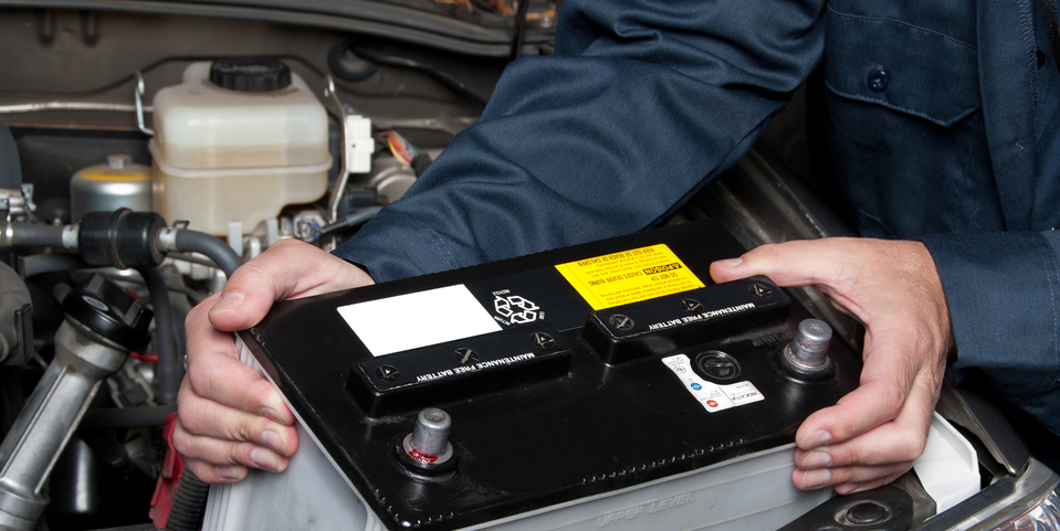4 Signs You Need a New Car Battery from Your Mitsubishi Dealer