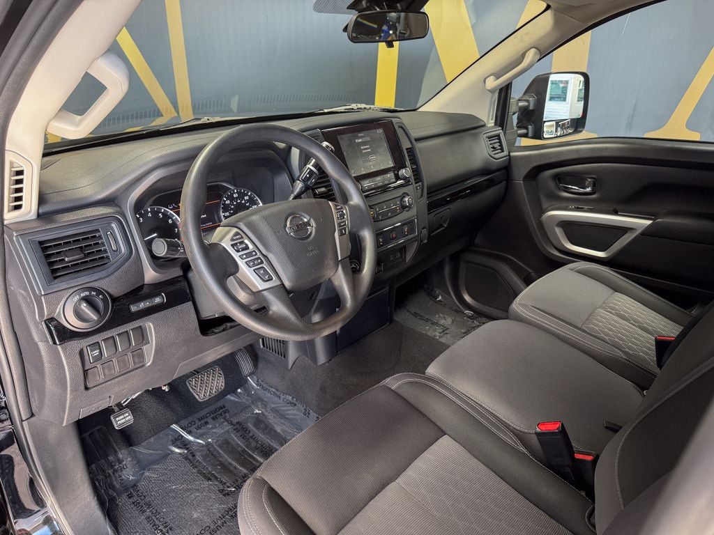 2022 Nissan Titan XD SV