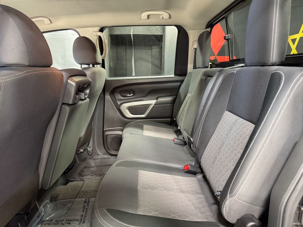 2022 Nissan Titan XD SV