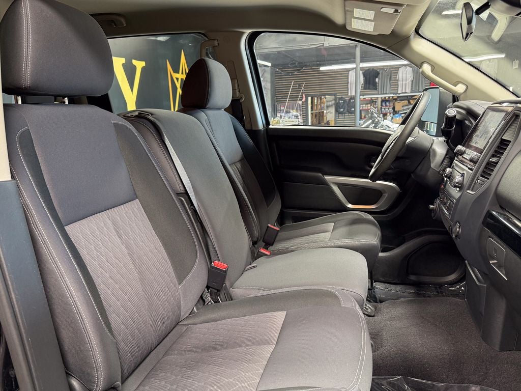 2022 Nissan Titan XD SV