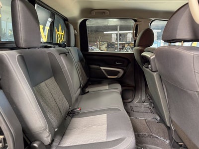 2022 Nissan Titan XD SV