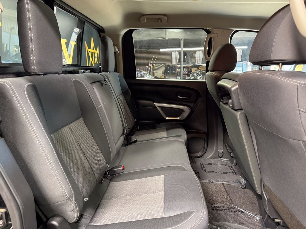 2022 Nissan Titan XD SV