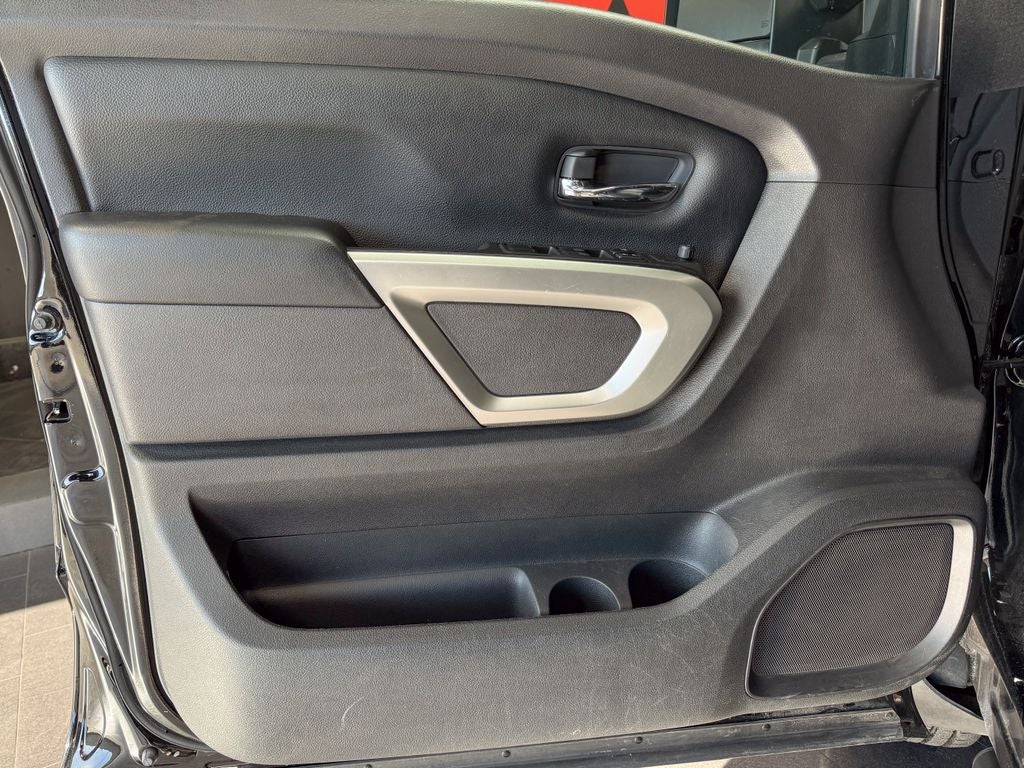 2022 Nissan Titan XD SV