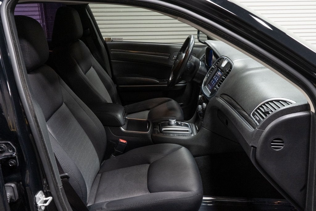 2022 Chrysler 300 Touring