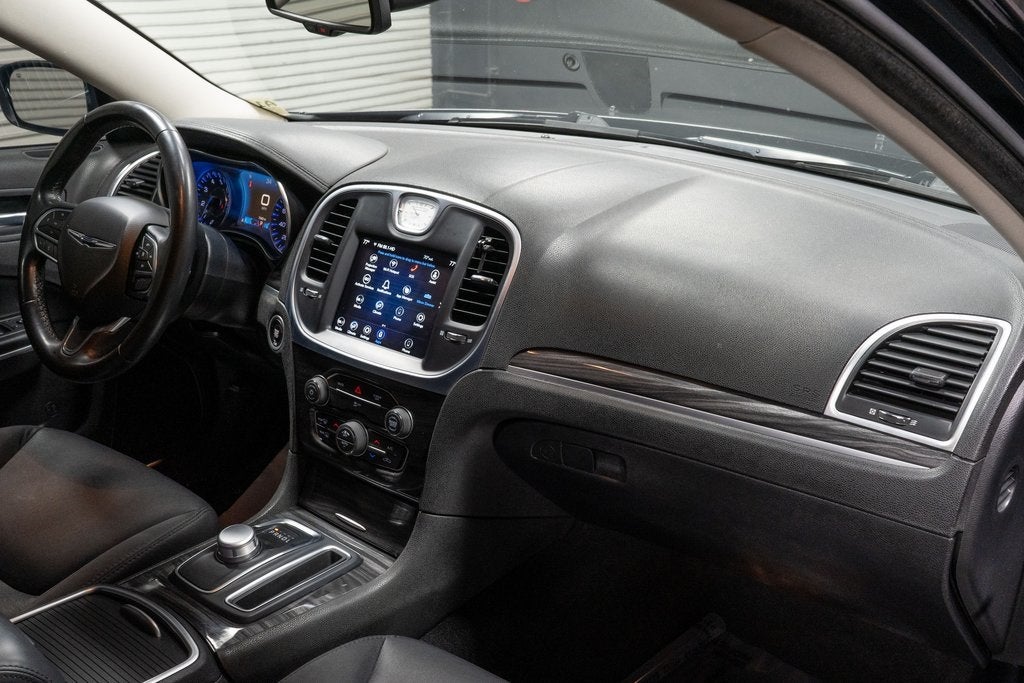 2022 Chrysler 300 Touring