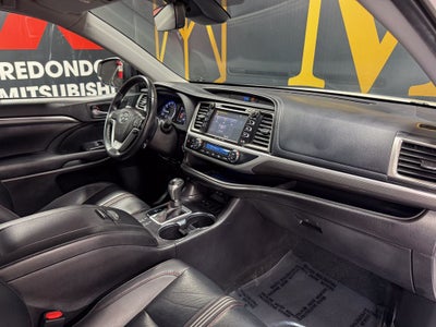 2019 Toyota Highlander SE