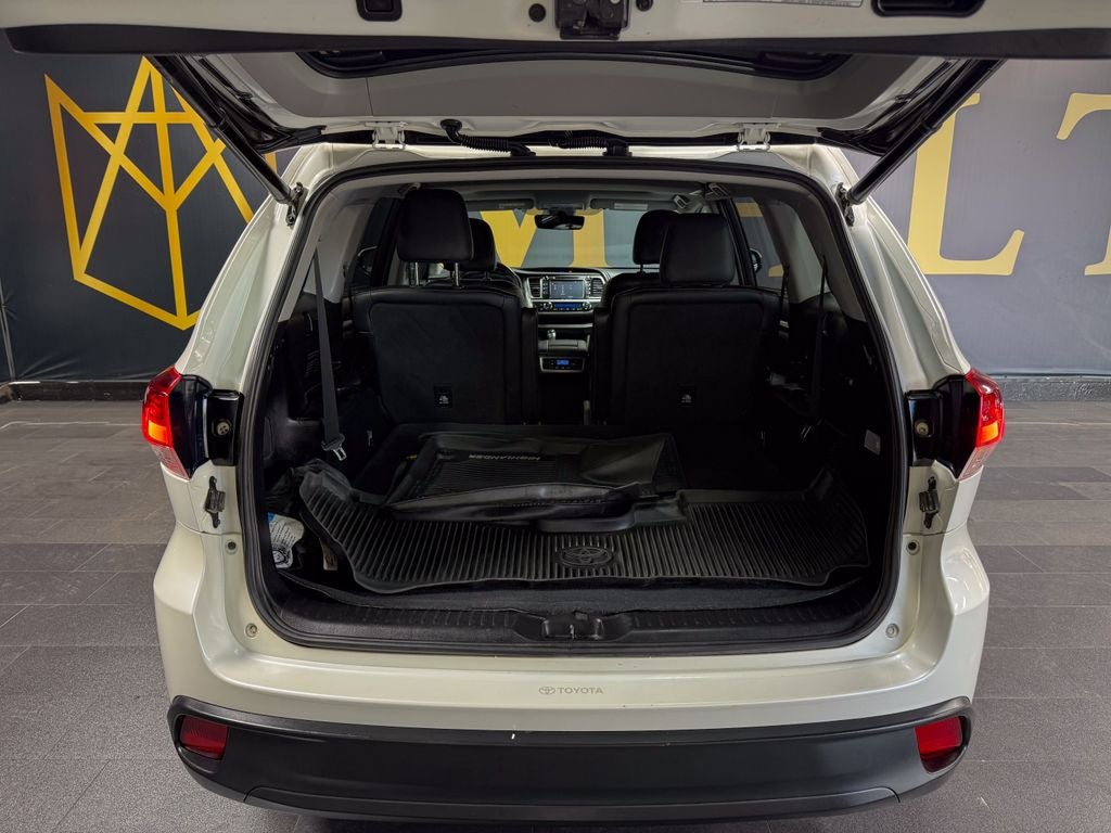 2019 Toyota Highlander SE