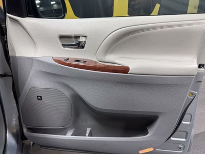 2014 Toyota Sienna Limited 7 Passenger