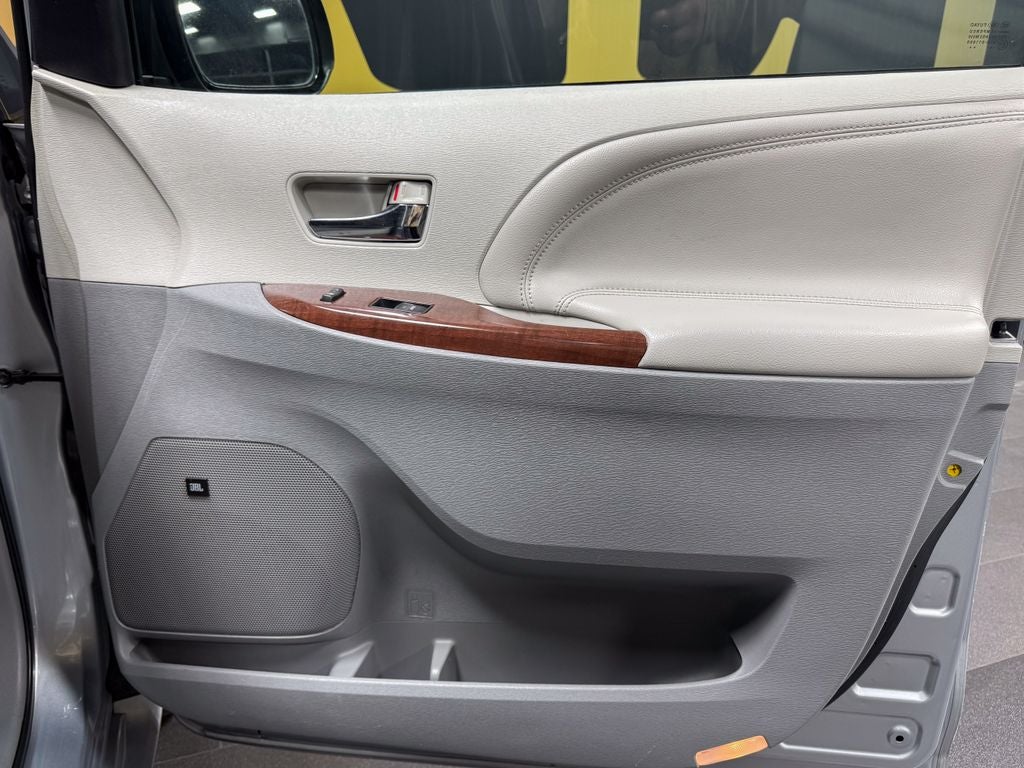 2014 Toyota Sienna Limited 7 Passenger