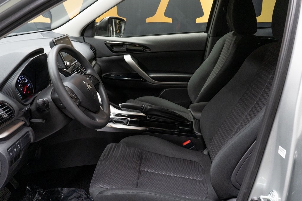 2025 Mitsubishi Eclipse Cross LE