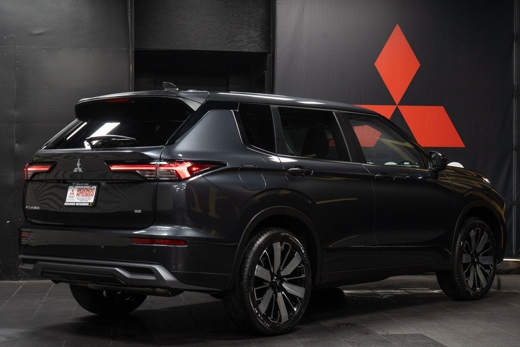 2025 Mitsubishi Outlander SE