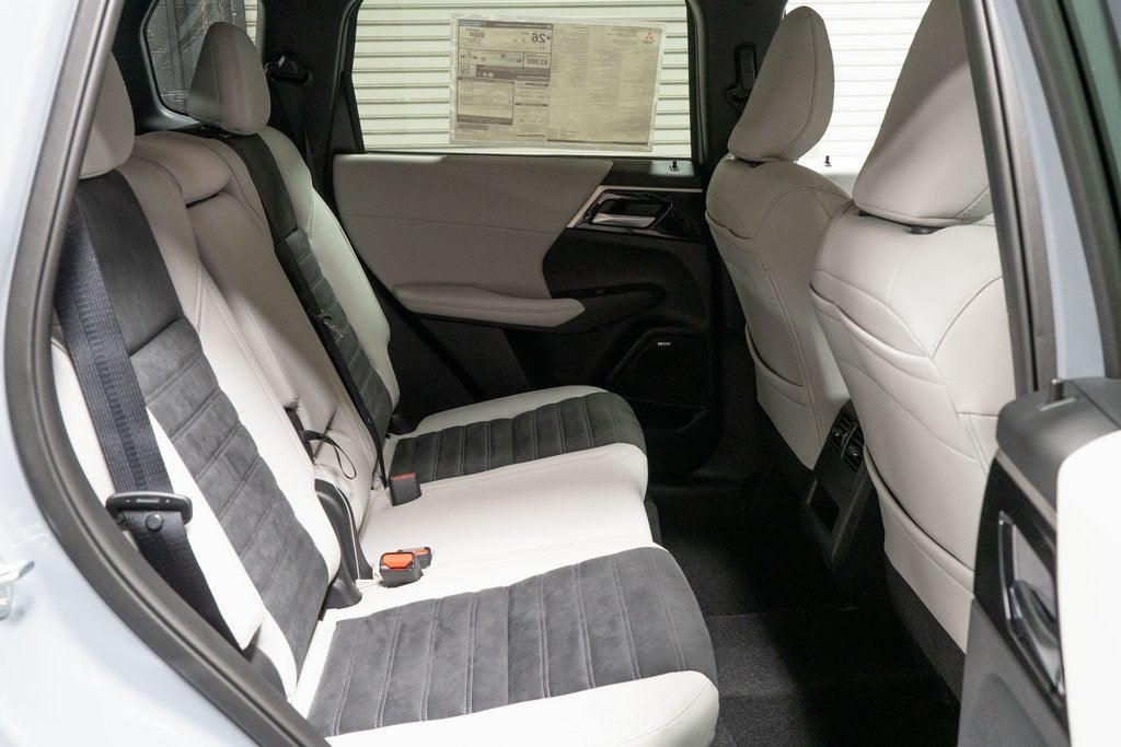 2026 Mitsubishi Outlander SE