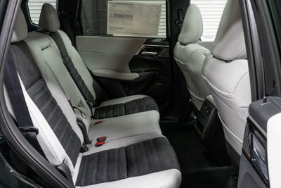 2026 Mitsubishi Outlander SE