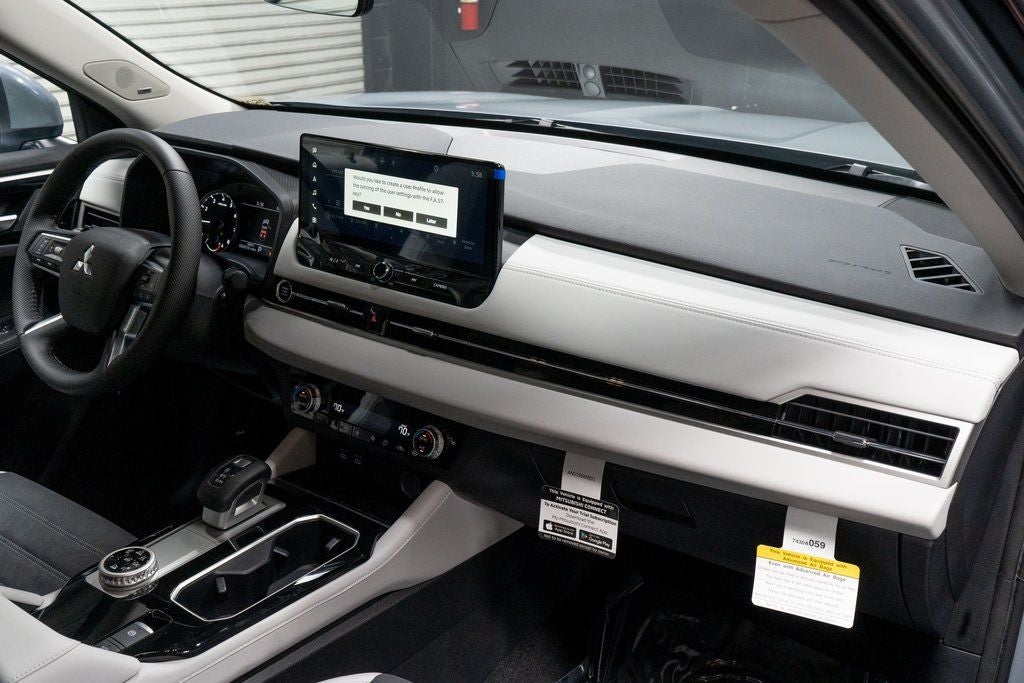 2026 Mitsubishi Outlander SE