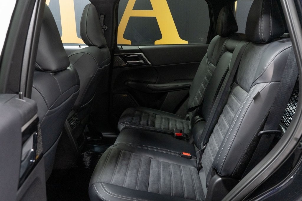 2026 Mitsubishi Outlander SE