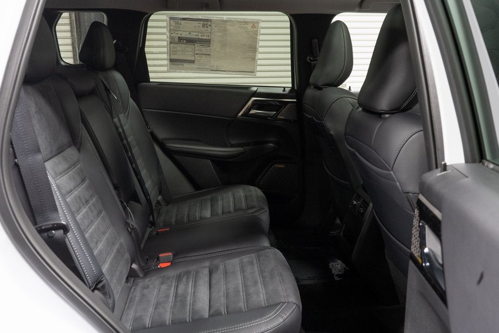 2026 Mitsubishi Outlander SE