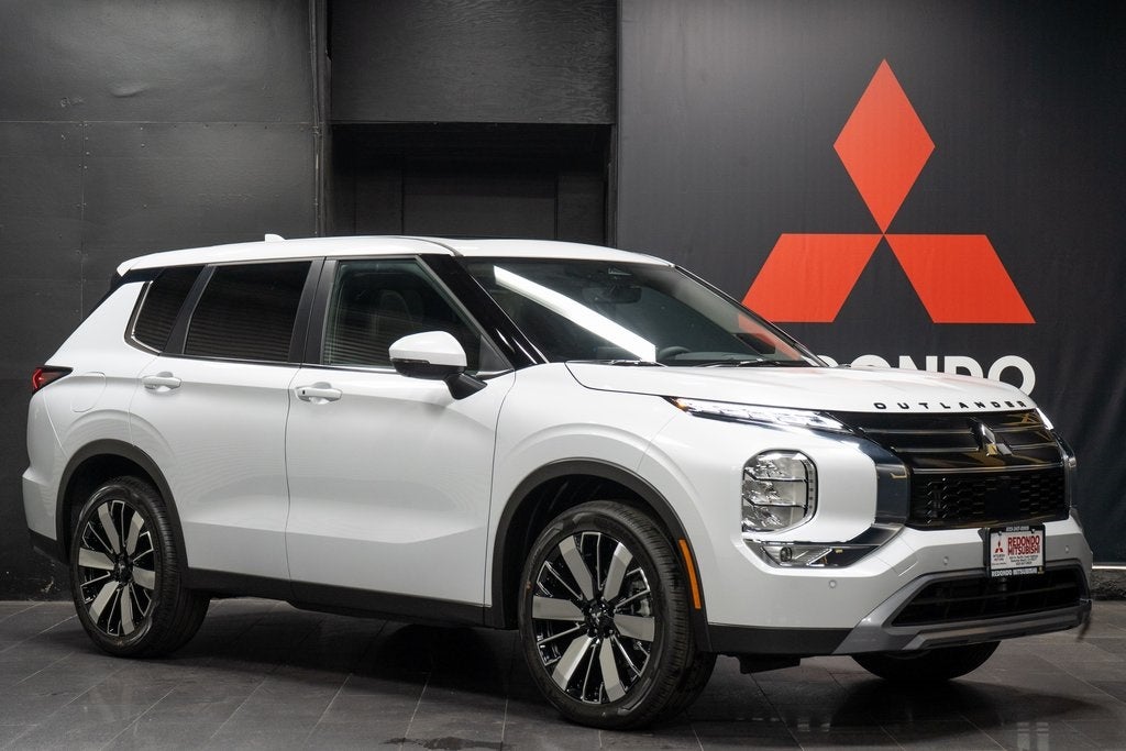 2026 Mitsubishi Outlander SE