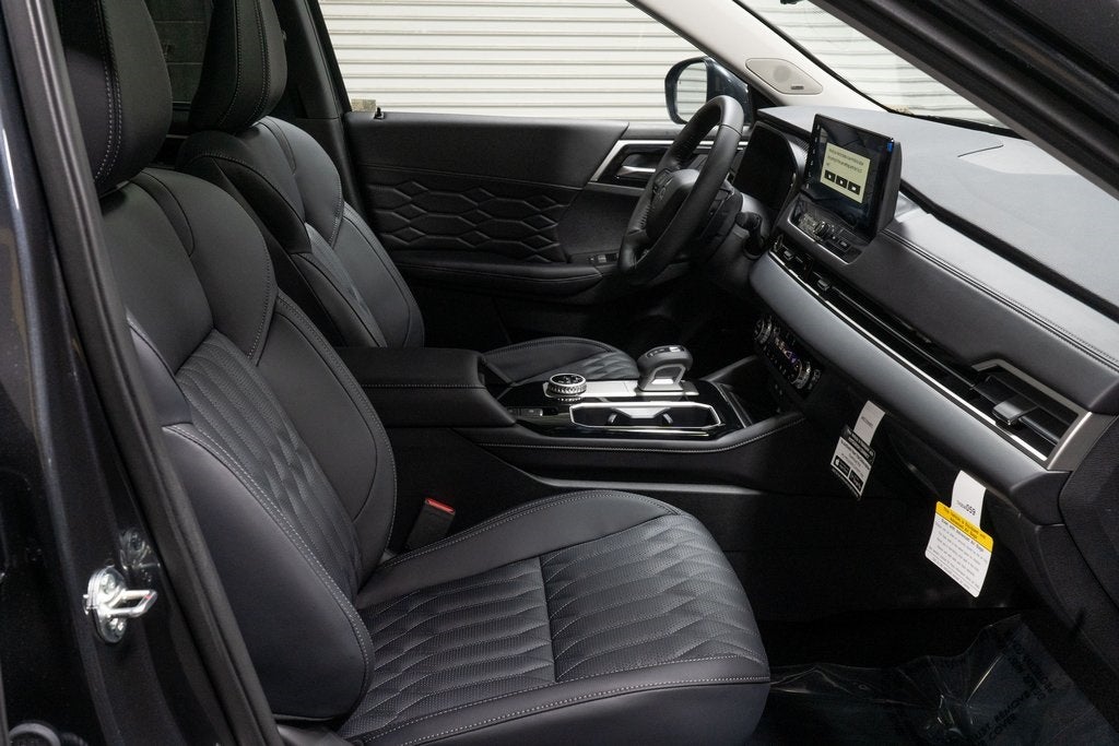 2025 Mitsubishi Outlander SEL