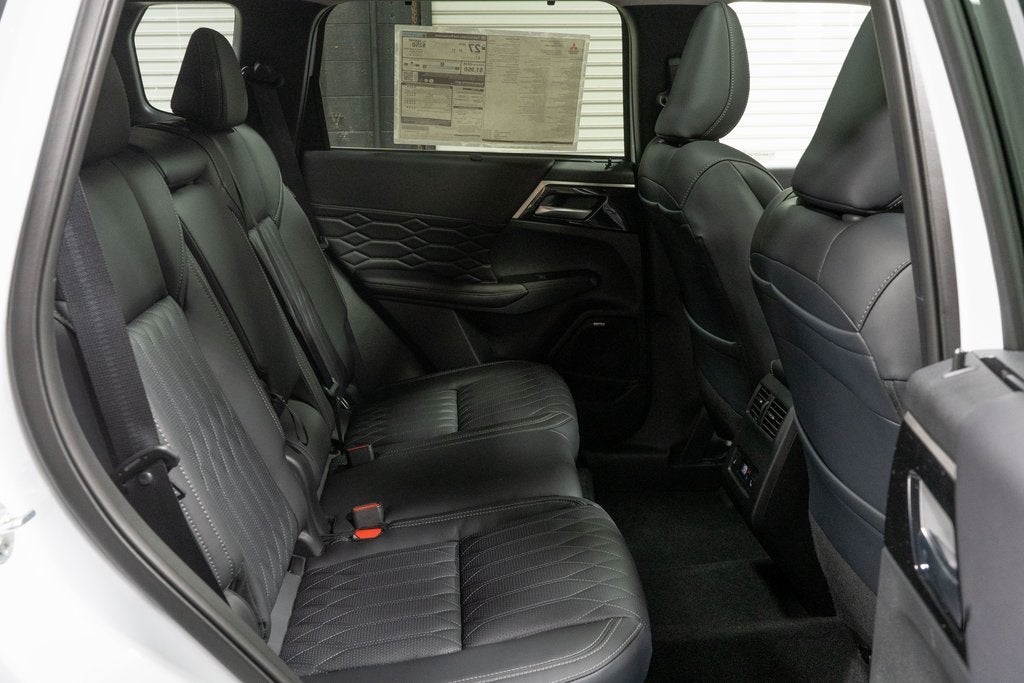 2025 Mitsubishi Outlander SEL