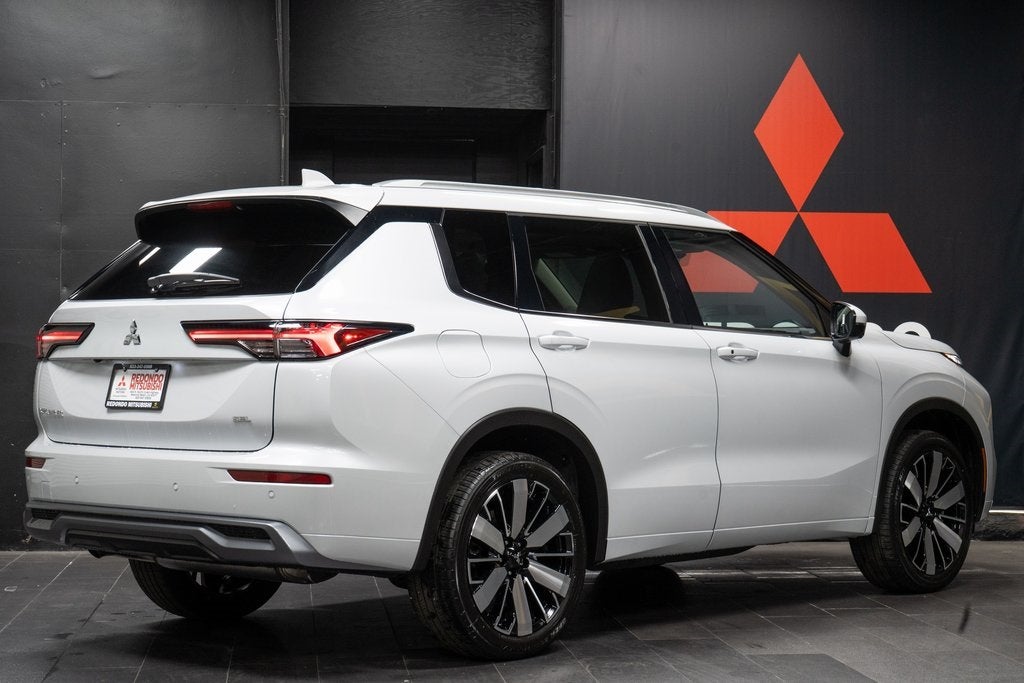 2025 Mitsubishi Outlander SEL