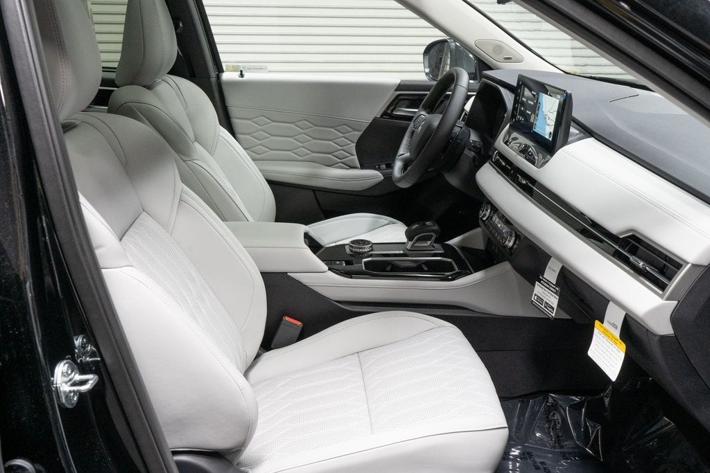 2025 Mitsubishi Outlander SEL