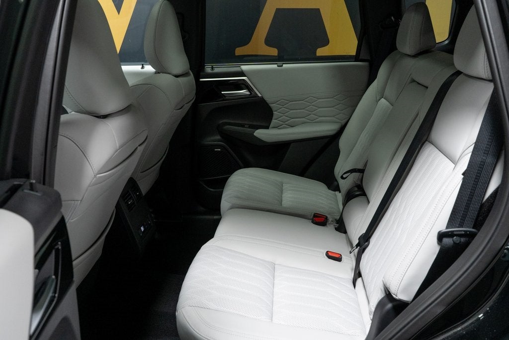 2025 Mitsubishi Outlander SEL