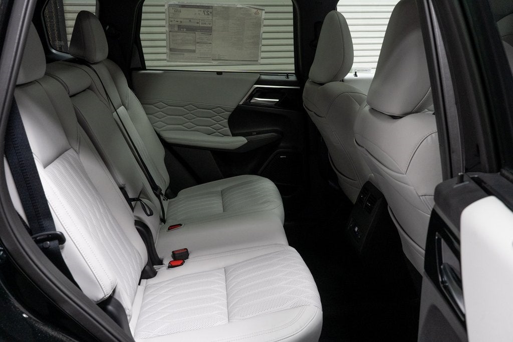 2025 Mitsubishi Outlander SEL