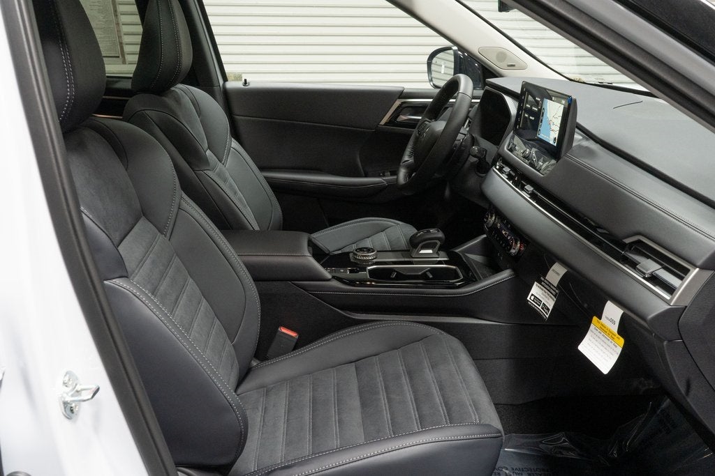 2025 Mitsubishi Outlander Trail Edition