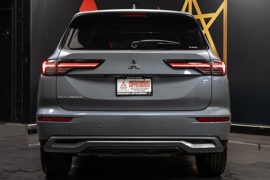 2025 Mitsubishi Outlander SE