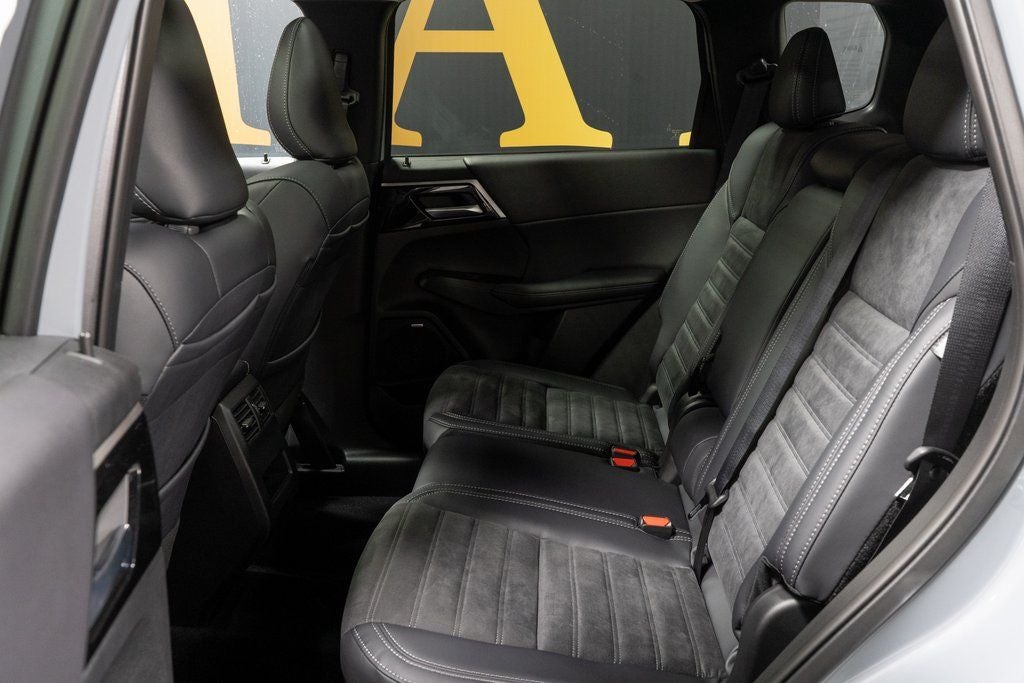 2025 Mitsubishi Outlander Trail Edition