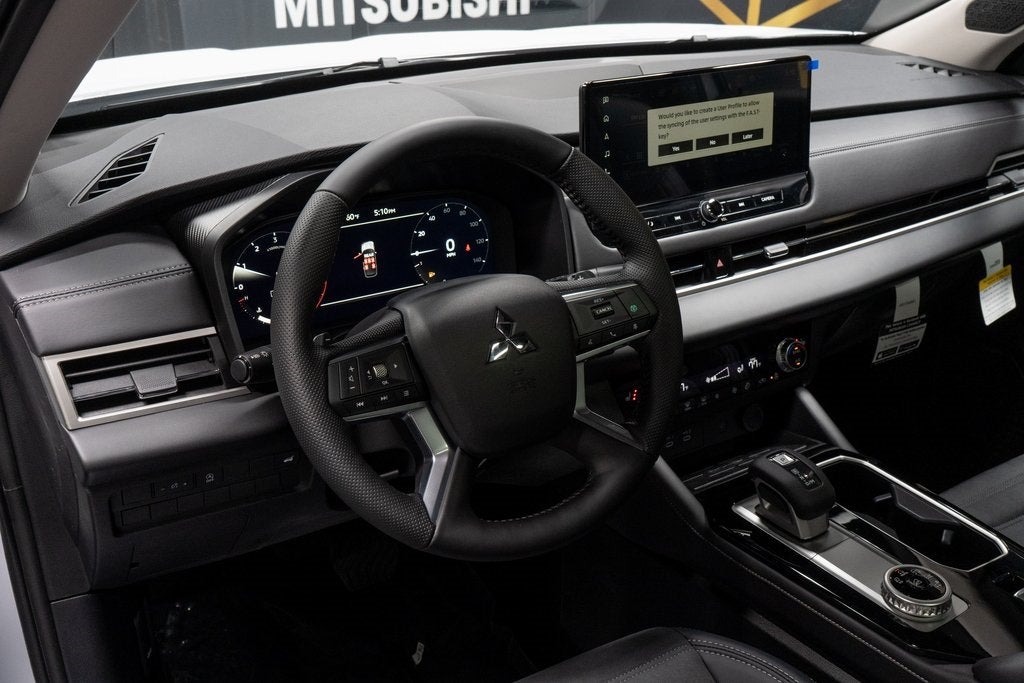 2025 Mitsubishi Outlander SE