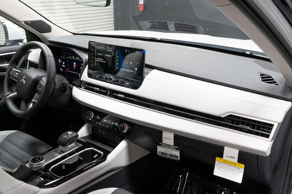 2026 Mitsubishi Outlander SE