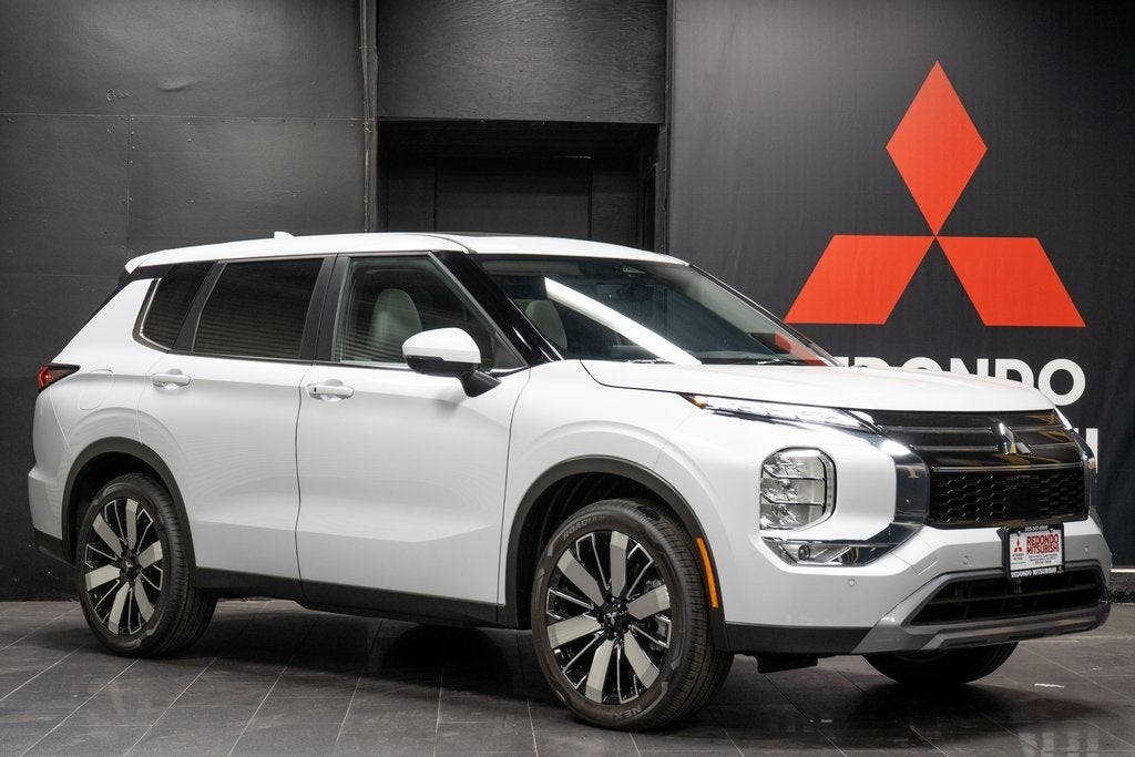 2026 Mitsubishi Outlander SE