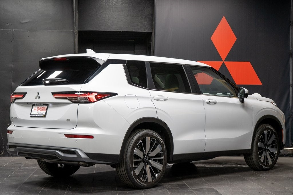 2026 Mitsubishi Outlander SE