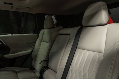 2025 Mitsubishi Outlander Platinum Edition