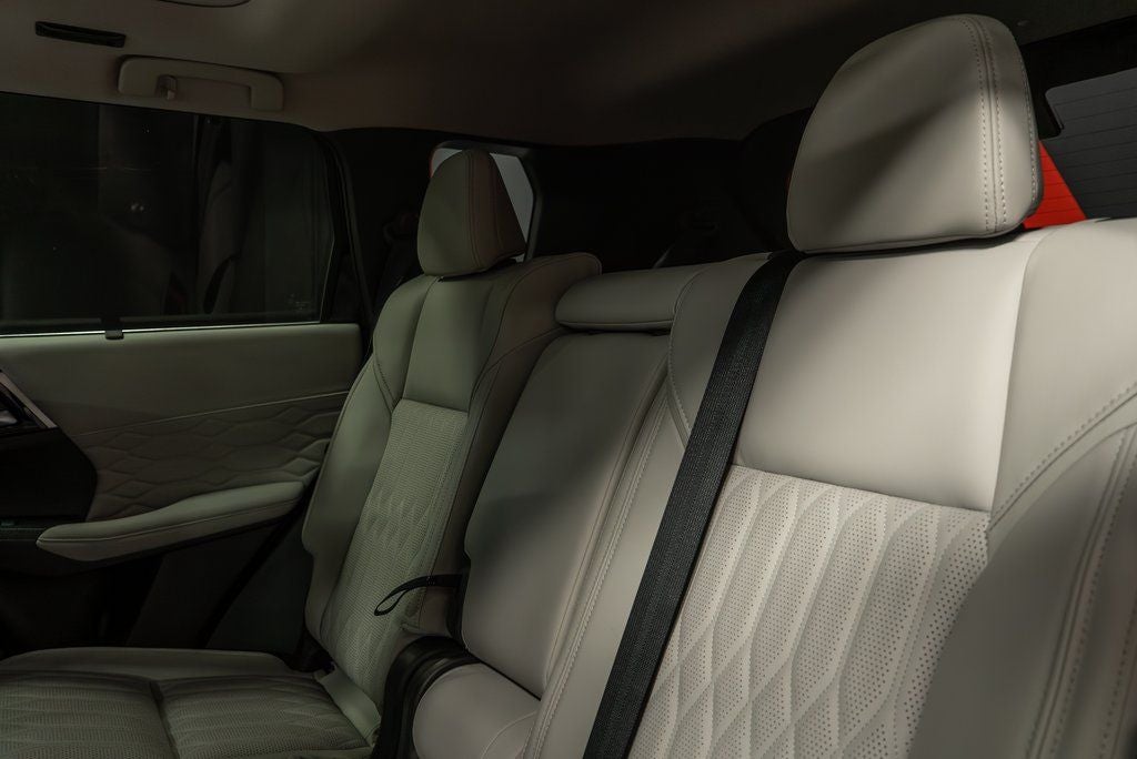 2025 Mitsubishi Outlander Platinum Edition