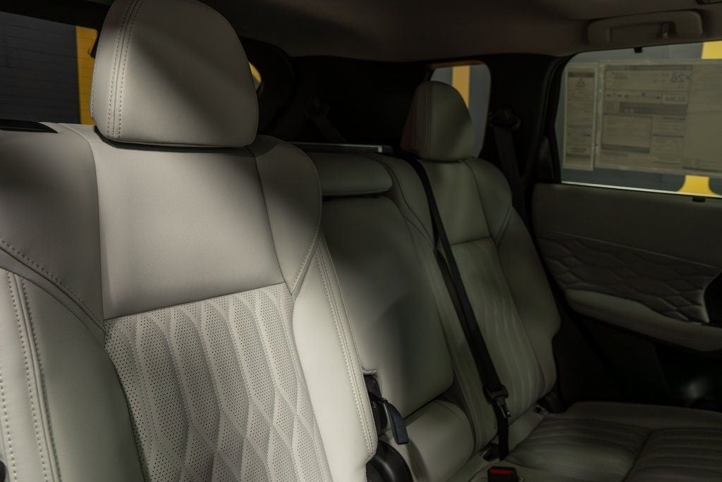 2025 Mitsubishi Outlander Platinum Edition