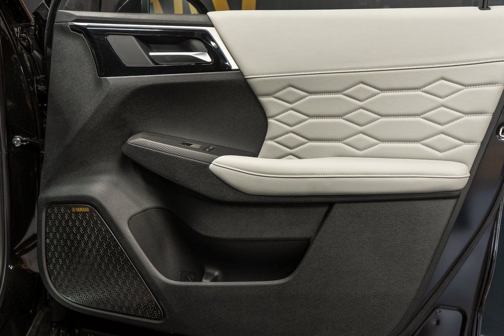 2025 Mitsubishi Outlander Platinum Edition