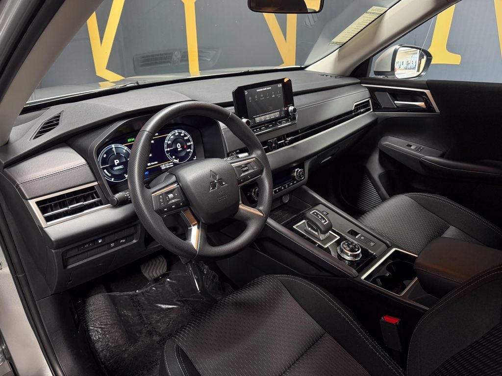 2025 Mitsubishi Outlander PHEV ES