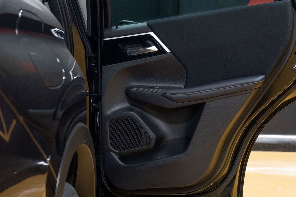 2025 Mitsubishi Outlander PHEV ES