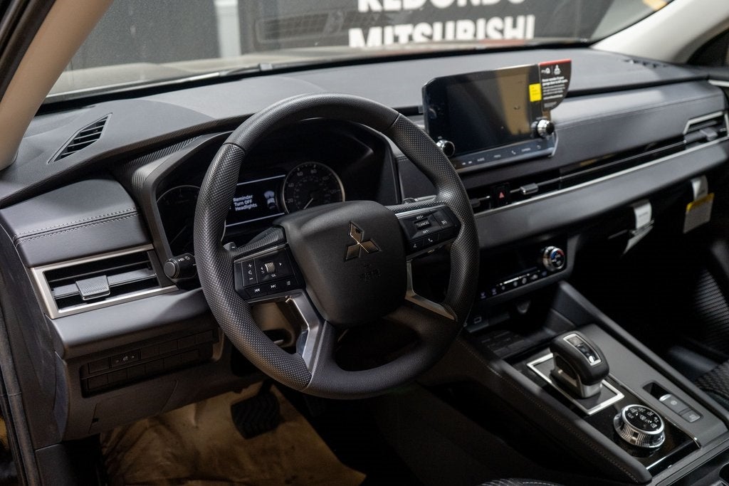 2025 Mitsubishi Outlander PHEV ES