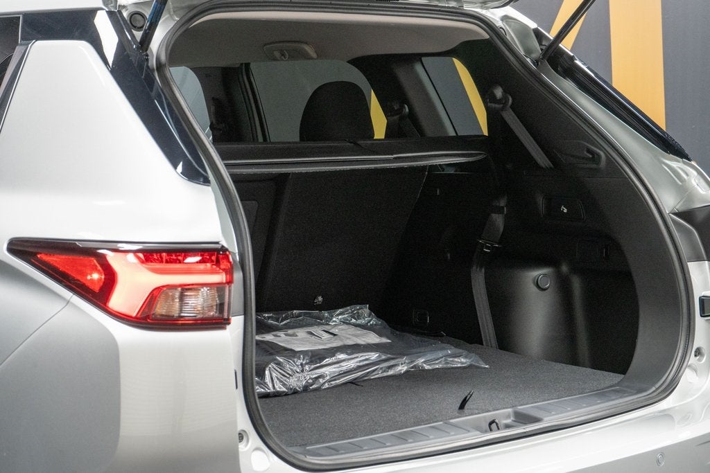 2025 Mitsubishi Outlander PHEV ES