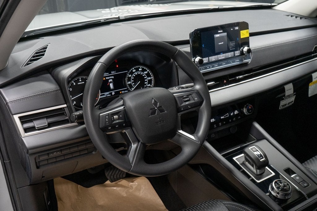 2025 Mitsubishi Outlander PHEV ES