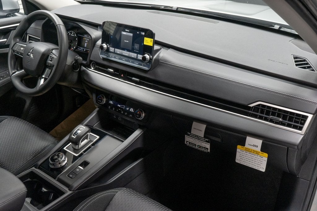 2025 Mitsubishi Outlander PHEV ES