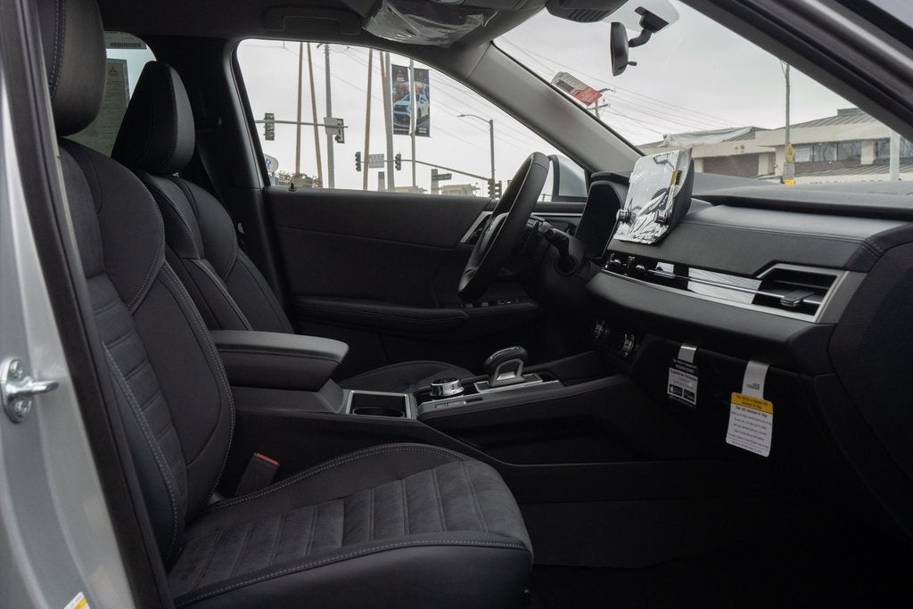 2025 Mitsubishi Outlander PHEV SE