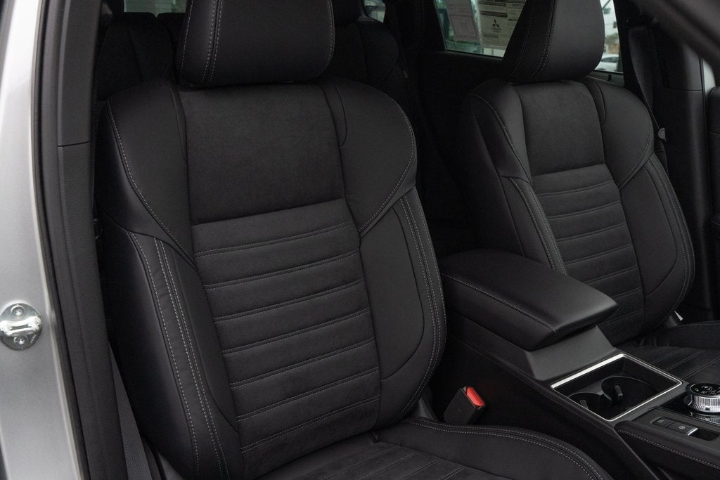 2025 Mitsubishi Outlander PHEV SE