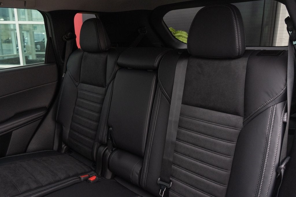 2025 Mitsubishi Outlander PHEV SE