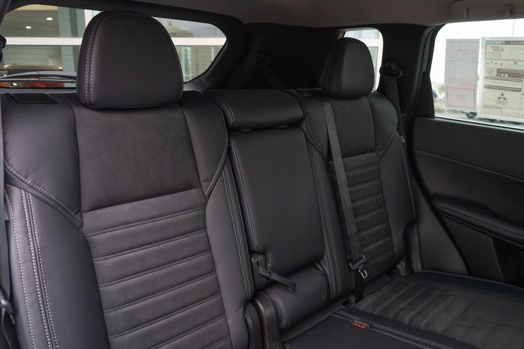 2025 Mitsubishi Outlander PHEV SE