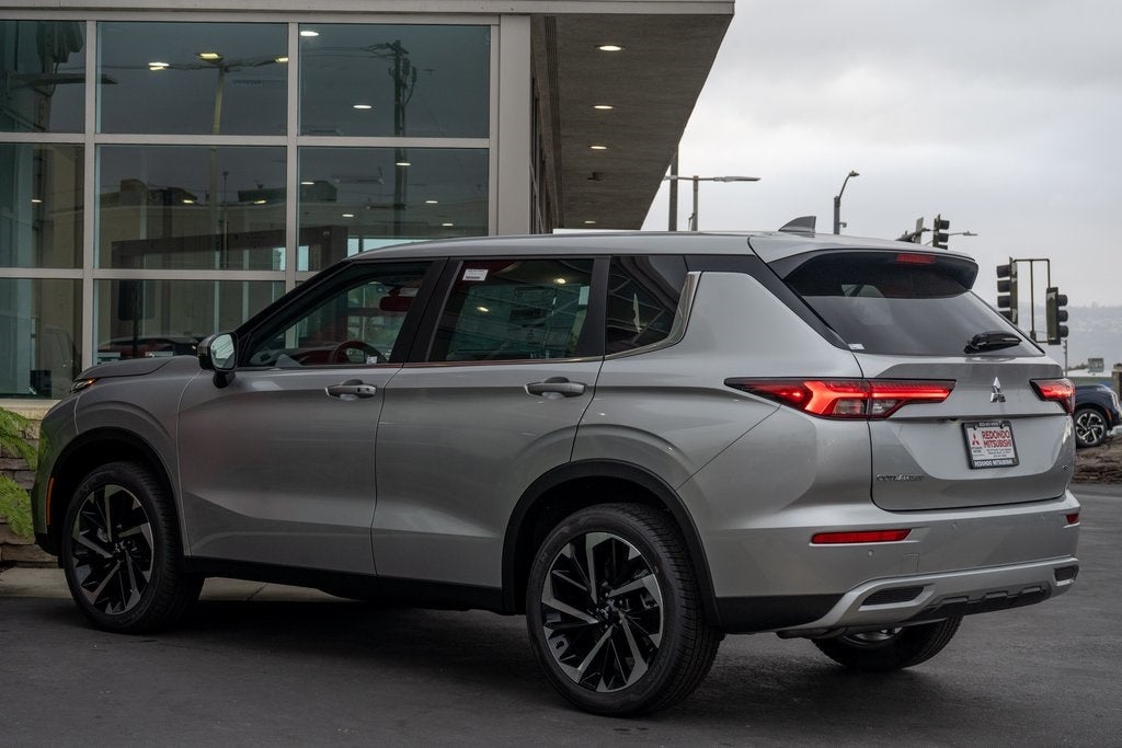 2025 Mitsubishi Outlander PHEV SE