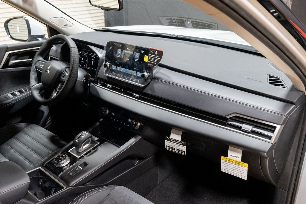 2025 Mitsubishi Outlander PHEV SE